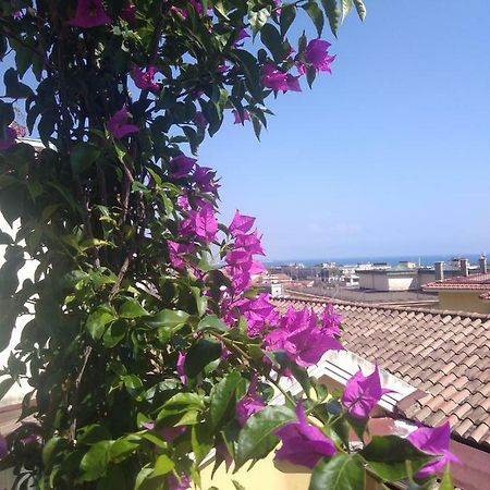 Apartmán Fronte Al Porto Salerno Exteriér fotografie