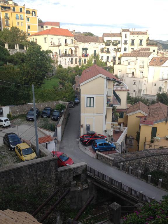 Apartmán Fronte Al Porto Salerno Exteriér fotografie
