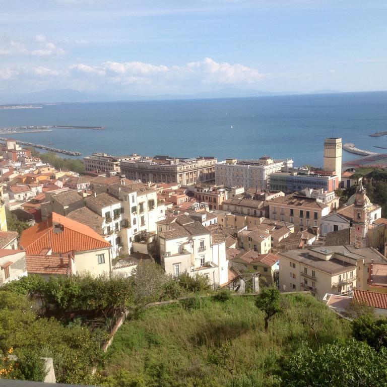 Apartmán Fronte Al Porto Salerno Exteriér fotografie