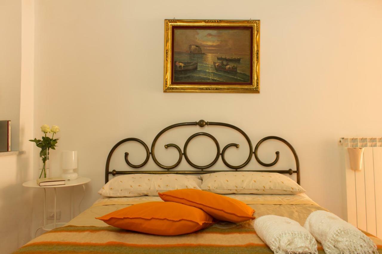 Apartmán Fronte Al Porto Salerno Exteriér fotografie