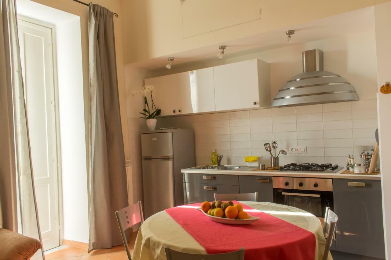 Apartmán Fronte Al Porto Salerno Exteriér fotografie