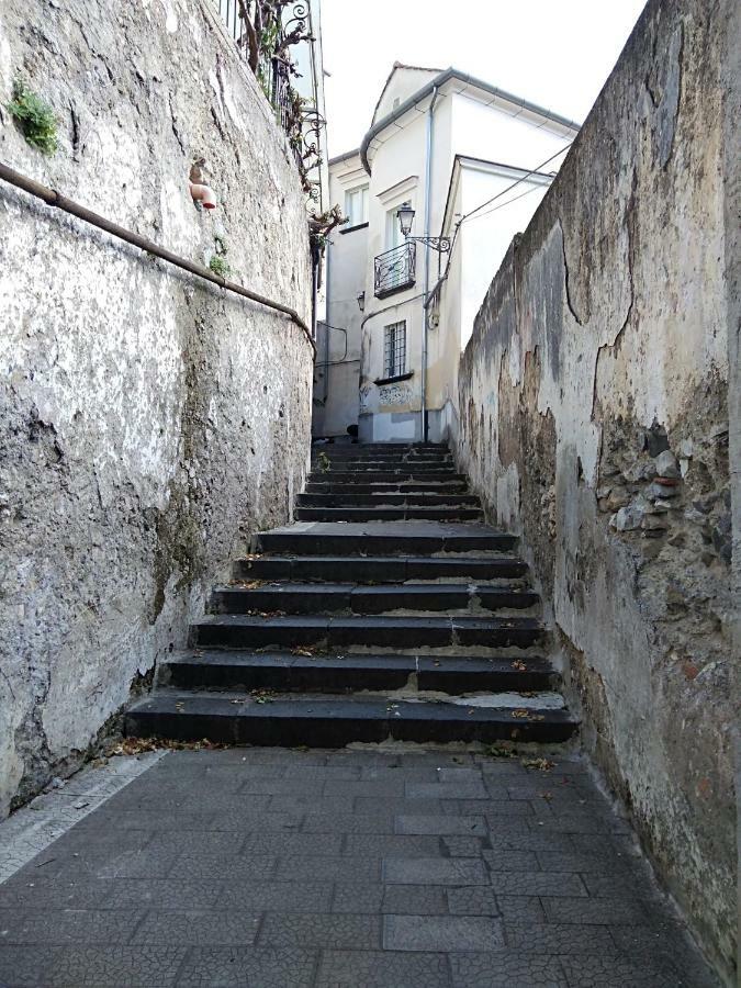Apartmán Fronte Al Porto Salerno Exteriér fotografie