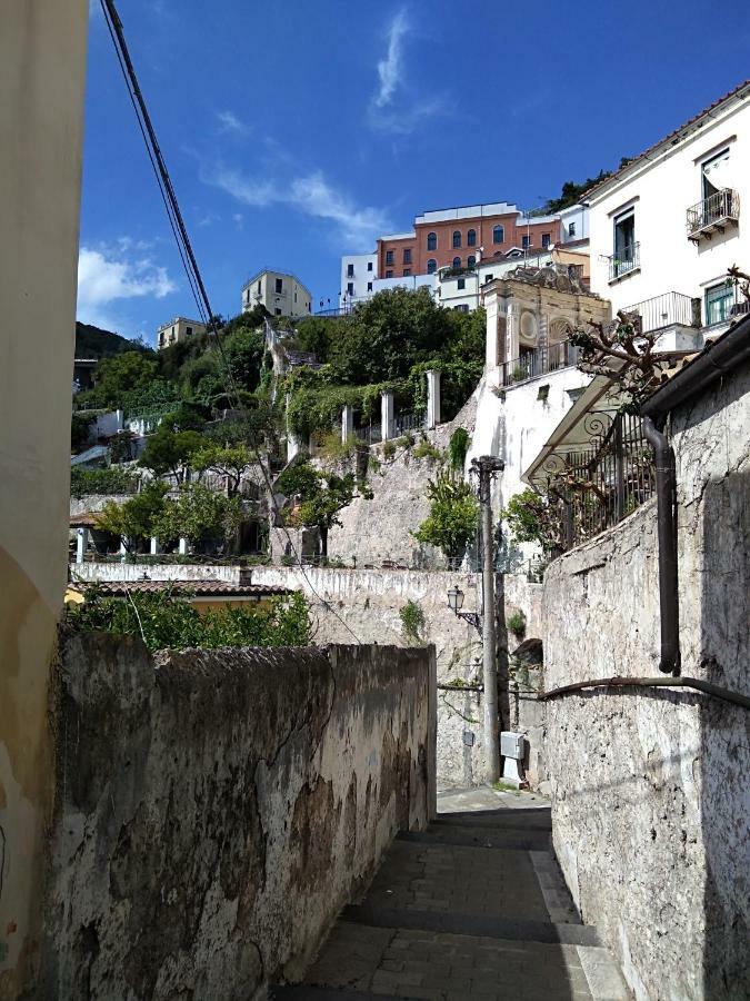 Apartmán Fronte Al Porto Salerno Exteriér fotografie