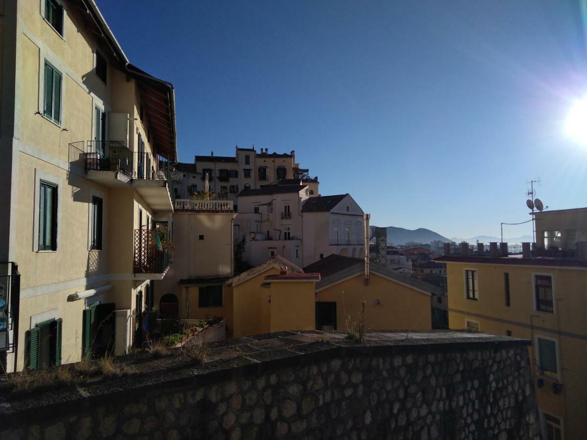 Apartmán Fronte Al Porto Salerno Exteriér fotografie